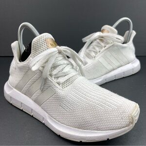 Adidas Shoes Womens 8.5 Swift Run Lace Up Sneakers EG9492 White Knit Fabric